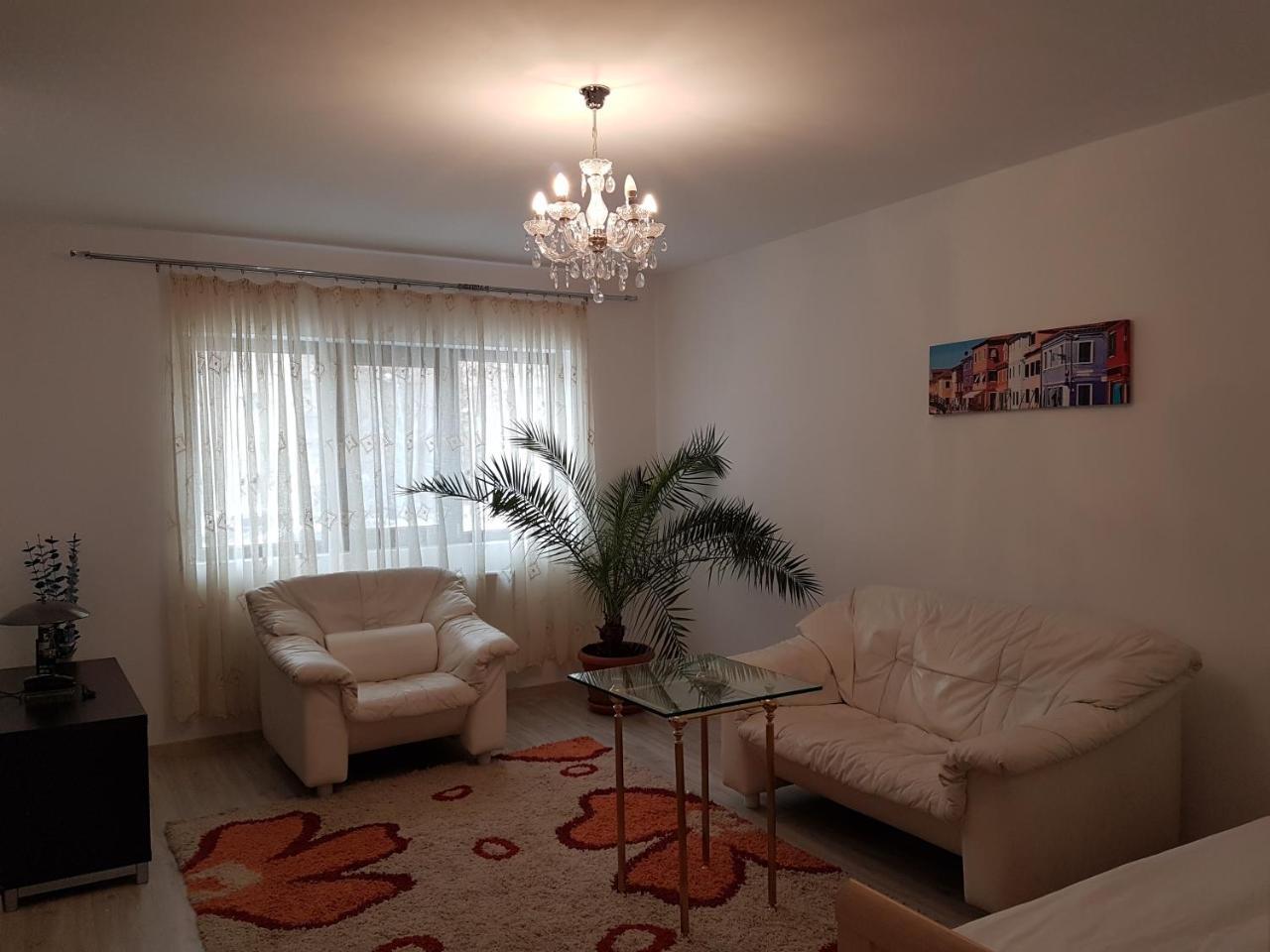Rent Holding Apartments ياش المظهر الخارجي الصورة