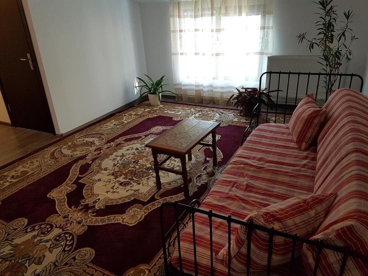 Rent Holding Apartments ياش المظهر الخارجي الصورة